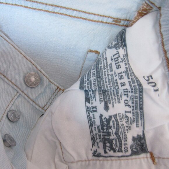 Levi's 501 Women W28 Button Fly Frayed Hem Jean Shorts,Light Blue - Picture 5 of 6